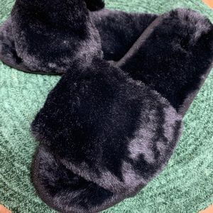 New never used Fuzzy house slippers